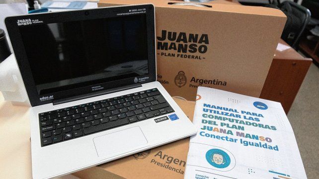 Comenzó la entrega de netbooks del plan Juana Manso Conectar