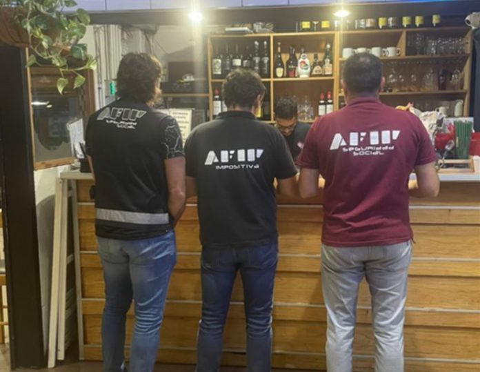 Personal de AFIP, controla restaurantes de alta gama