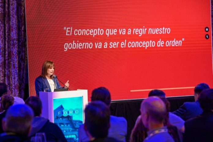 Patricia Bullrich expuso ayer en la reunión que se realiza en Bariloche