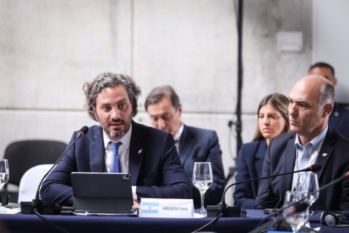 El canciller, Santiago Cafiero, durante la reunión Ministerial de la Zona de Paz y Cooperación del Atlántico Sur (ZPCAS) en Cabo Verde.