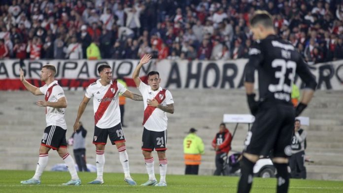 Esequiel Barco pidió perdón en su festejo de gol por su paso por el Rojo.