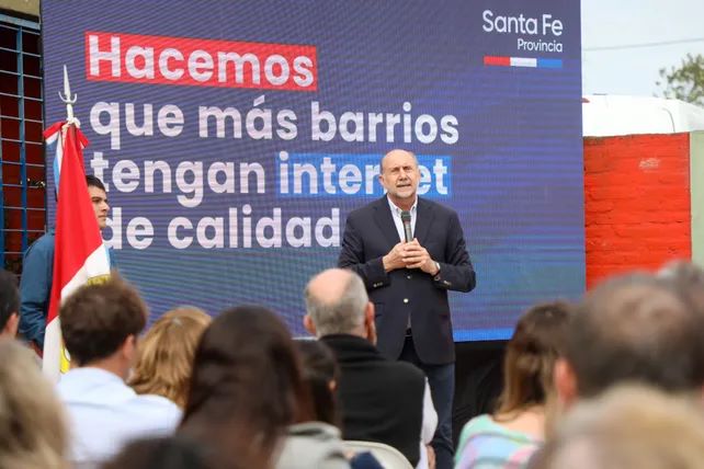 El gobernador presentó en la ciudad Santa Fe el programa 